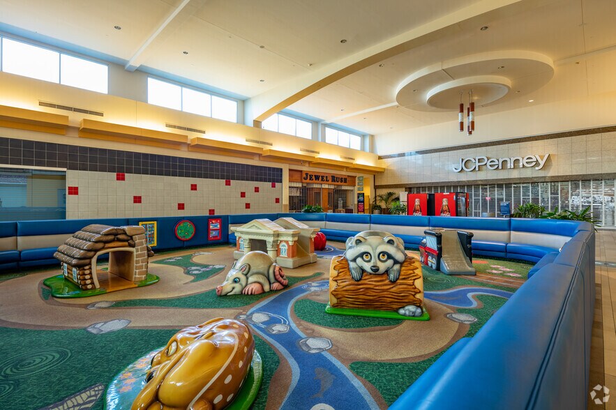 More Photos Of 1720 Old Fort Pky, Murfreesboro General Retail For Sale