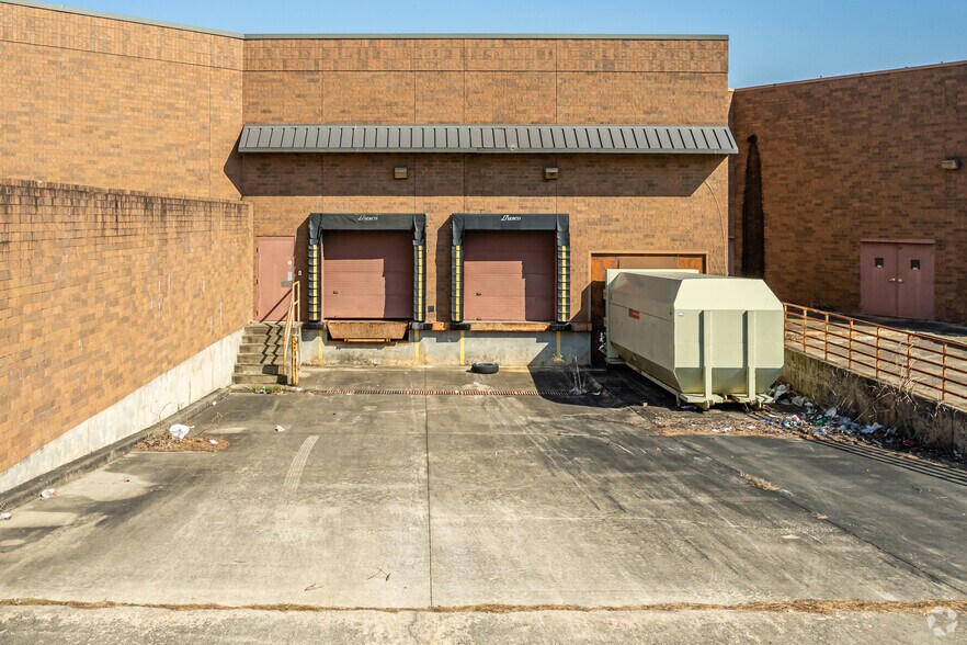 More Photos Of 2901 Pines Mall Dr, Pine Bluff Department Store For Sale