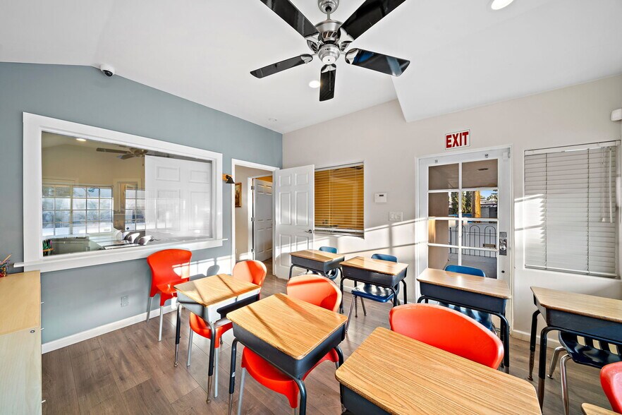 More Photos Of 23201 Orange Ave, Lake Forest Office For Sale