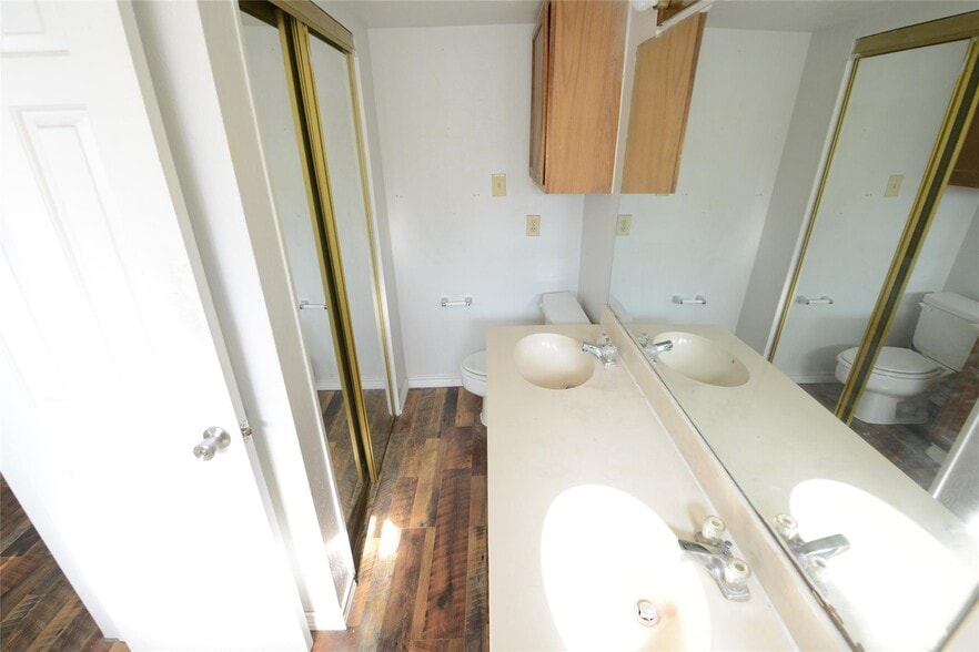 More Photos Of 501 Arbor Creek Dr, Euless Apartments For Sale