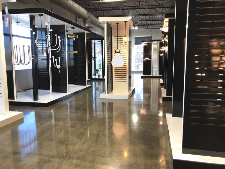 More Photos Of 20700 Rte Transcanadienne, Montréal Warehouse For Sale