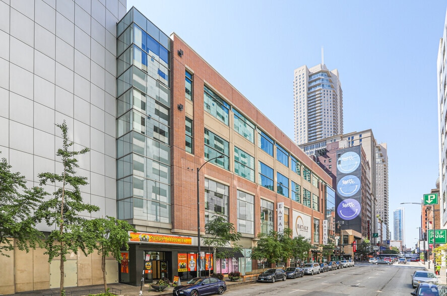 More Photos Of 43-51 E Ohio St, Chicago General Retail For Lease