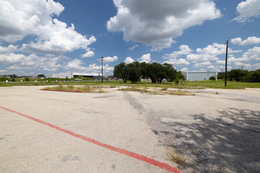 More Photos Of 14011 W State Highway 29, Liberty Hill Land For Sale