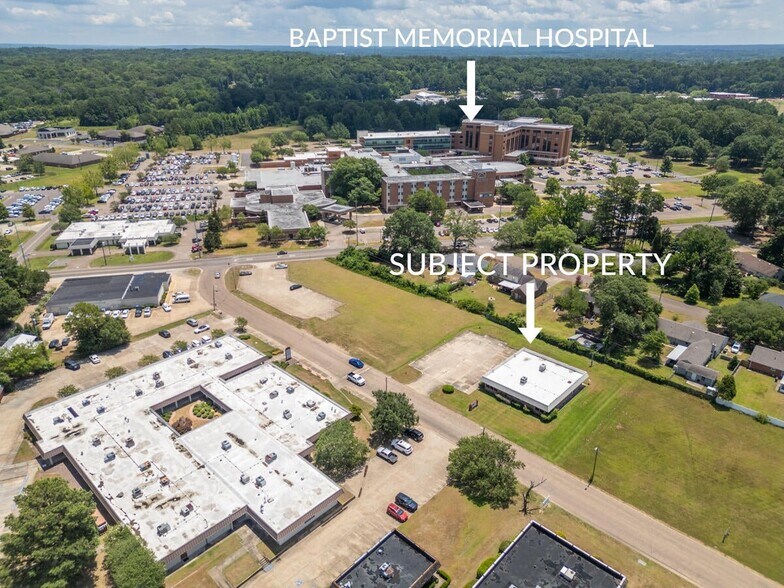 Primary Photo Of 428 Hospital Drive, Columbus Medical For Sale