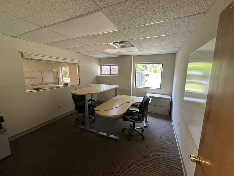 More Photos Of 380 Harvey Rd, Manchester Office Residential For Lease