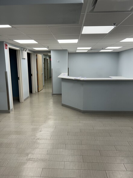More Photos Of 163-03 Horace Harding Expy, Fresh Mdws, Fresh Meadows Office For Sale