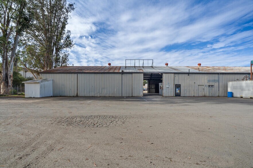 More Photos Of 141 Helman Ln, Cotati Warehouse For Lease