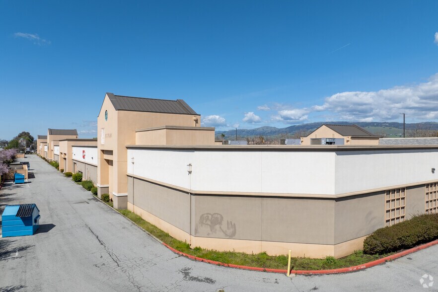 More Photos Of 8555 San Ysidro Ave, Gilroy Freestanding For Lease