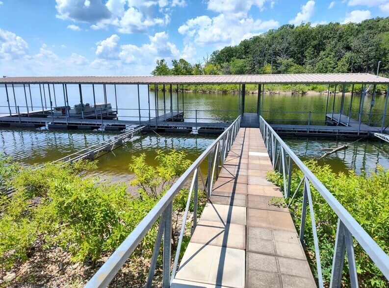 More Photos Of Lake Road 254-15, Wheatland Hotel For Sale