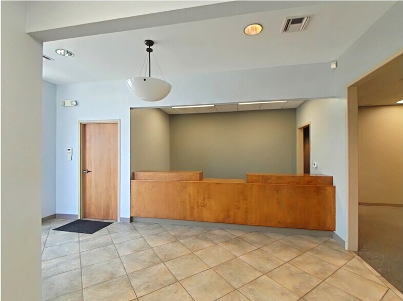 More Photos Of 1950 NE Loop 410, San Antonio Office For Sale