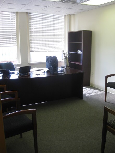 More Photos Of 972-974 Broad St, Newark Office For Lease