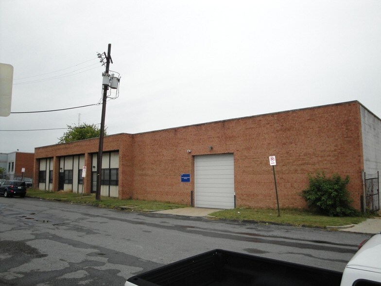 More Photos Of 960 V St NE, Washington Warehouse For Lease