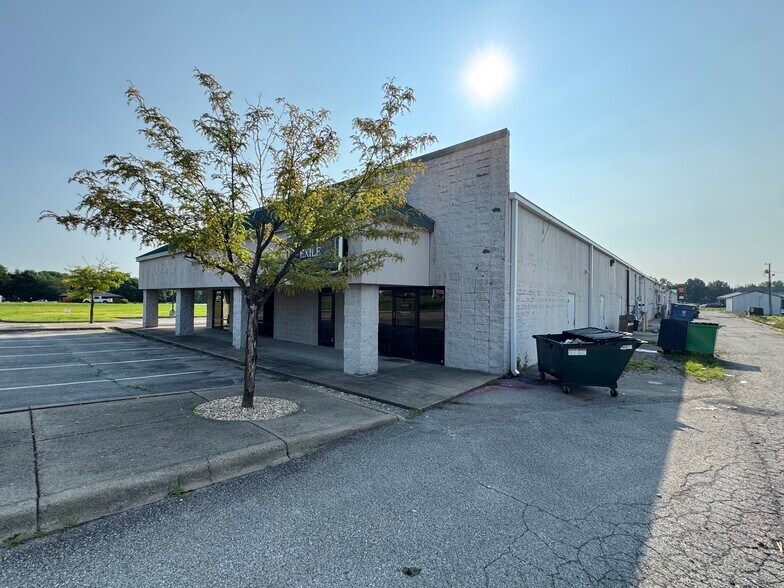 More Photos Of 7414 Highway 311, Sellersburg Freestanding For Lease