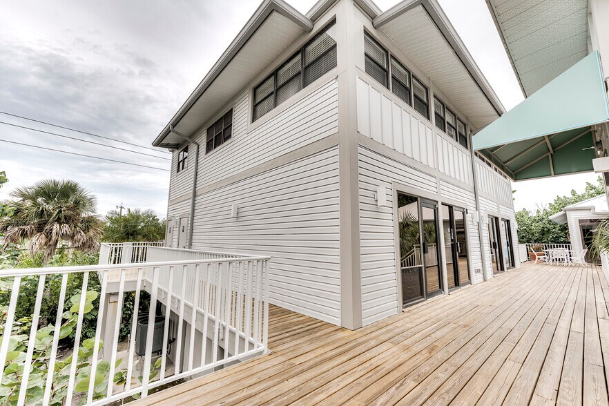 More Photos Of 1149 Periwinkle Way, Sanibel Office For Sale