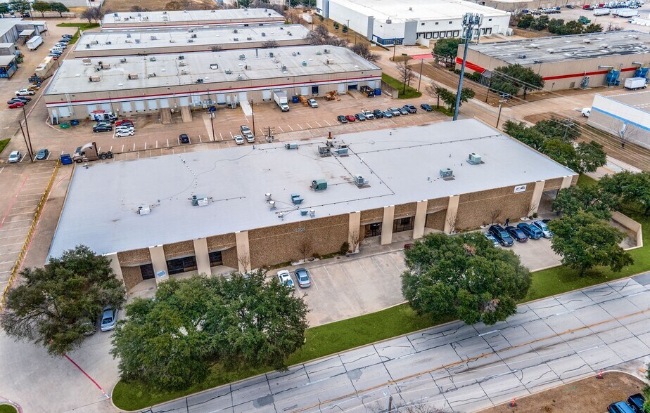 More Photos Of 2202 113th St, Grand Prairie Distribution For Lease