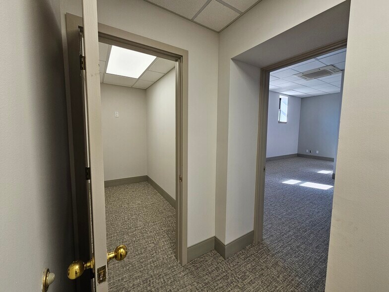 More Photos Of 131 E Franklin St, Elkhart Office For Lease