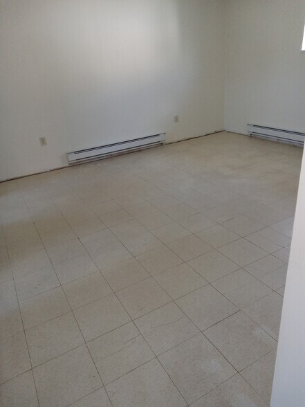 More Photos Of 515 W Butler Ave, Chalfont Veterinarian Kennel For Sale