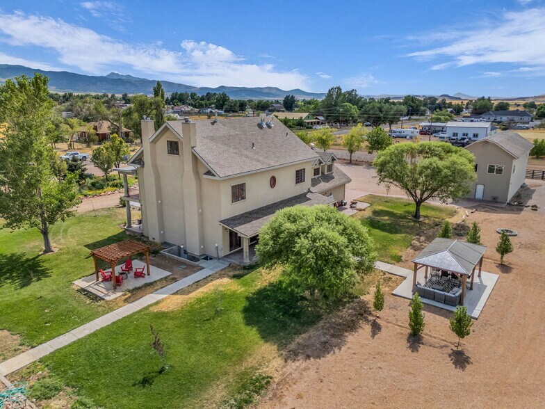 More Photos Of 135 E 200 N, Kanosh Hospitality For Sale