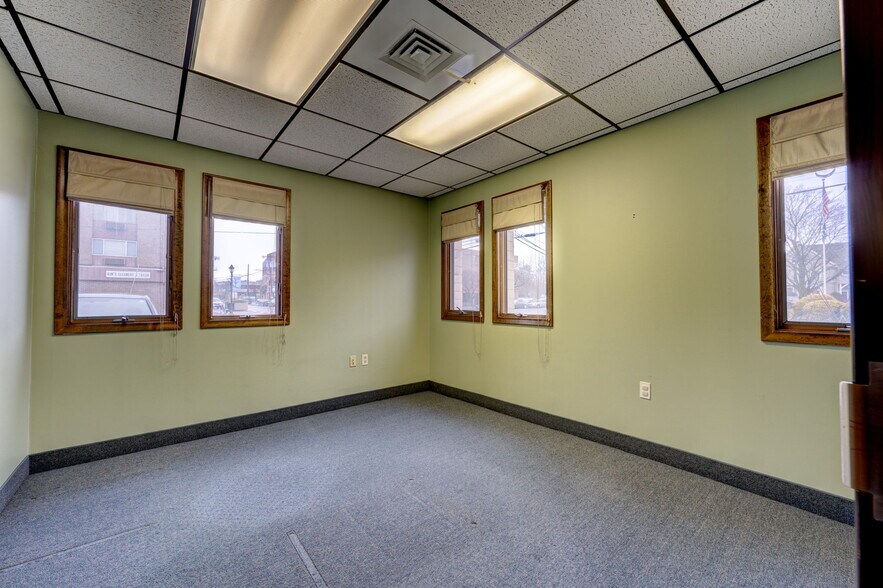 More Photos Of 55 Whiting St, Plainville Medical For Sale