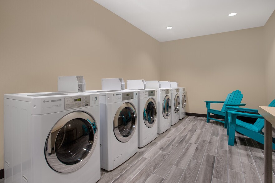 More Photos Of 14060 Emerald Coast Pkwy, Destin Hotel For Sale