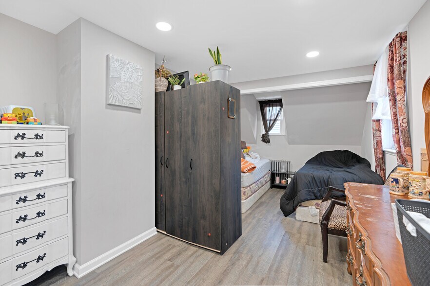 More Photos Of 307 Oak Tree Ave, South Plainfield Storefront Retail Office For Sale