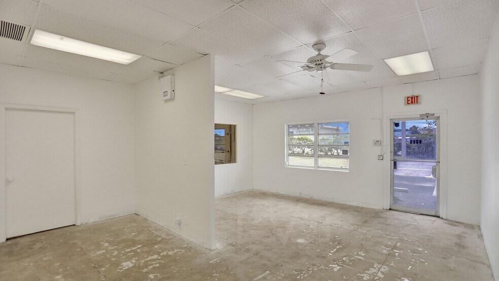 More Photos Of 3930-3948 NE 5th Ave, Oakland Park Warehouse For Lease