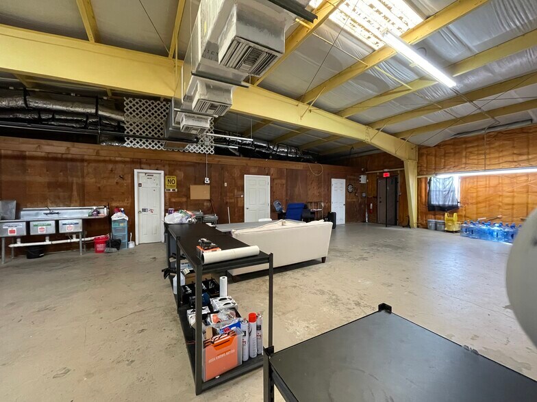 More Photos Of 1540 Kurt St, Eustis Manufacturing For Sale