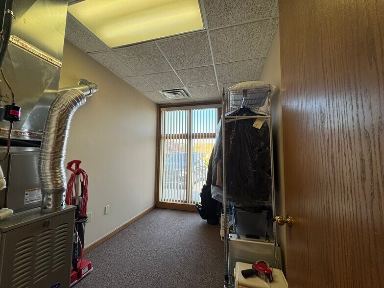 More Photos Of 43120 Utica Rd, Sterling Heights Office For Lease