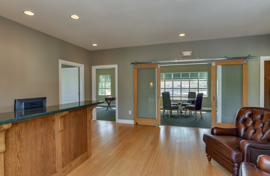 More Photos Of 100 Edgewood Ave, Landrum Medical For Sale