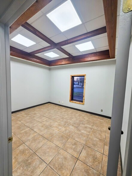 More Photos Of 116 Commercial Pl, Schertz Warehouse For Sale