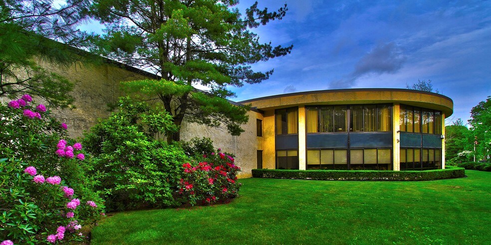 More Photos Of 75 Virginia Rd, North White Plains Coworking Space