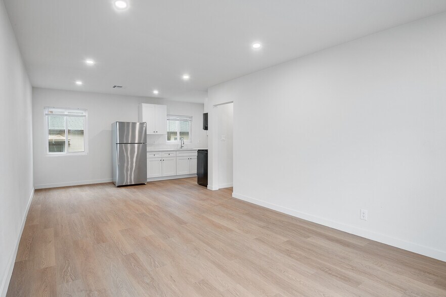 More Photos Of 240-260 E Providencia Ave, Burbank Apartments For Sale