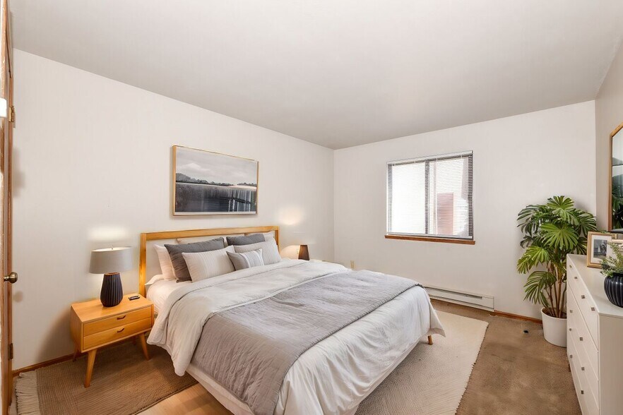 More Photos Of 11513 Brown Deer Rd W, Milwaukee Apartments For Sale