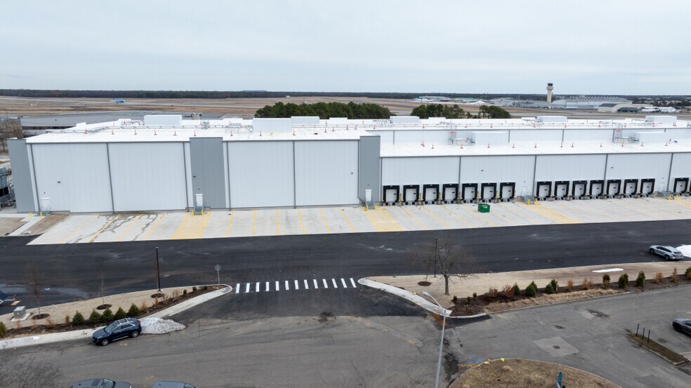 More Photos Of 2100 Smithtown Ave, Ronkonkoma Refrigeration Cold Storage For Lease
