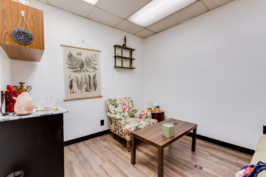 More Photos Of 745 E Warrington Ave, Pittsburgh Medical For Lease