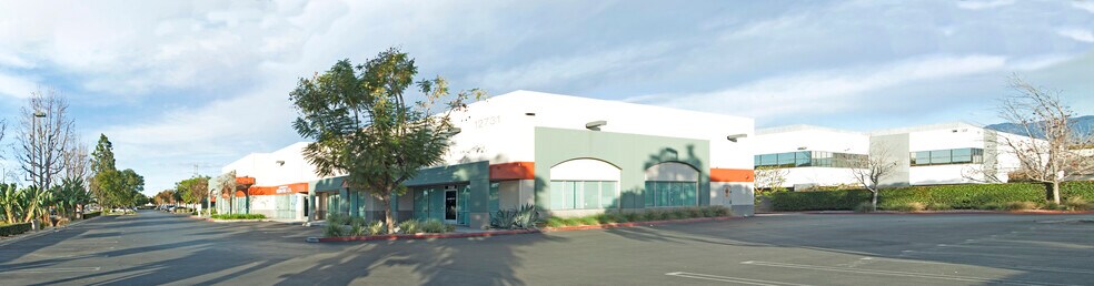 More Photos Of 12711 Ramona Blvd, Baldwin Park Warehouse For Lease