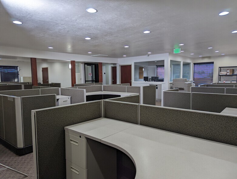 More Photos Of 332 E 3300 S, Salt Lake City Light Distribution For Lease