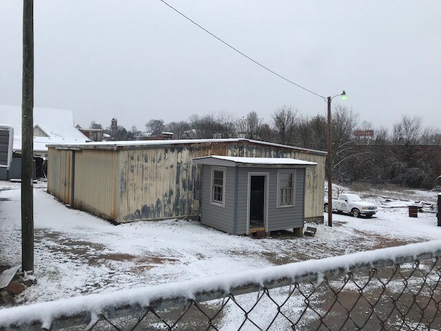 More Photos Of 231 W Market St, Anderson Warehouse For Lease