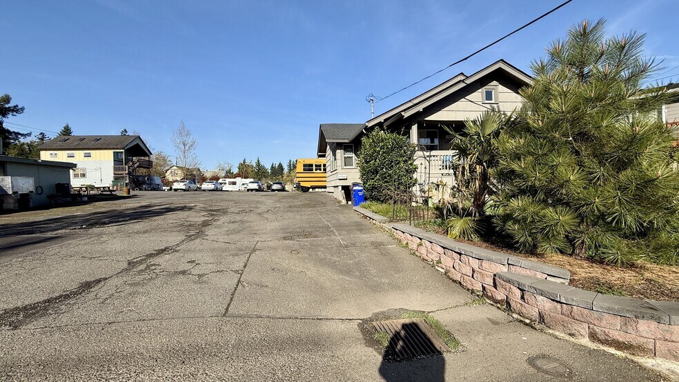 More Photos Of 220 Molalla Ave, Oregon City Restaurant For Sale