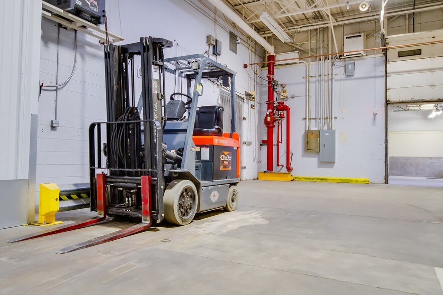 More Photos Of 5317 Peachtree Industrial Blvd, Chamblee Self Storage For Lease