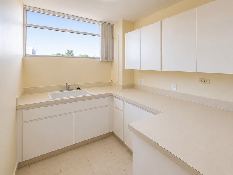 More Photos Of 1201 S Highland Ave, Clearwater Medical For Sale