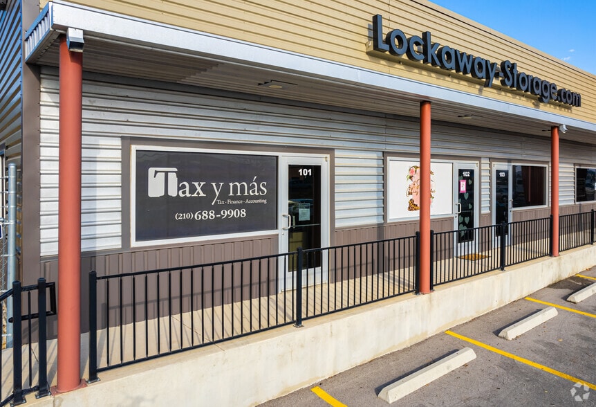 More Photos Of 6923 W Loop 1604, San Antonio Self Storage For Lease