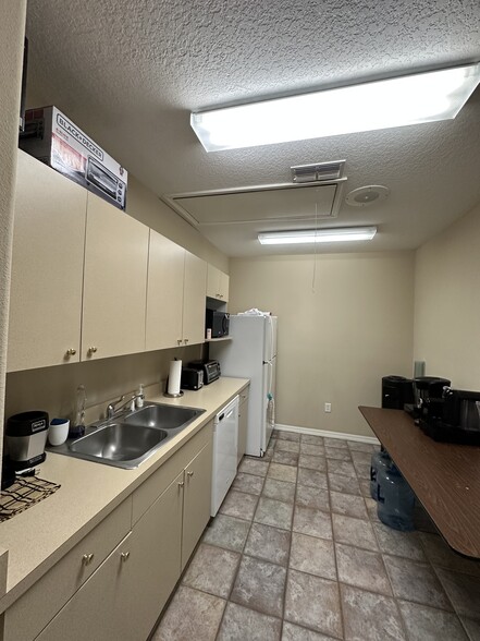 More Photos Of 8345 Gunn Hwy, Tampa Office For Sale