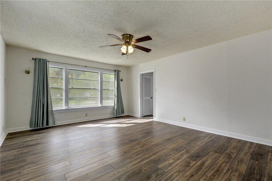 More Photos Of 4400 Norwood Ln, Austin Land For Lease