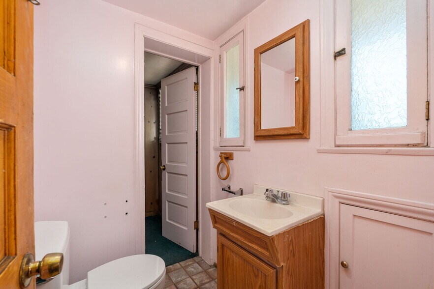 More Photos Of 4458 Maplewood Ave, Los Angeles Multifamily For Sale