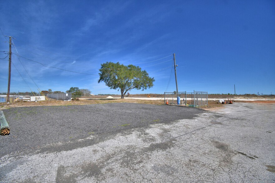 More Photos Of 16311 Highway 27, Lake Wales Service Station For Sale