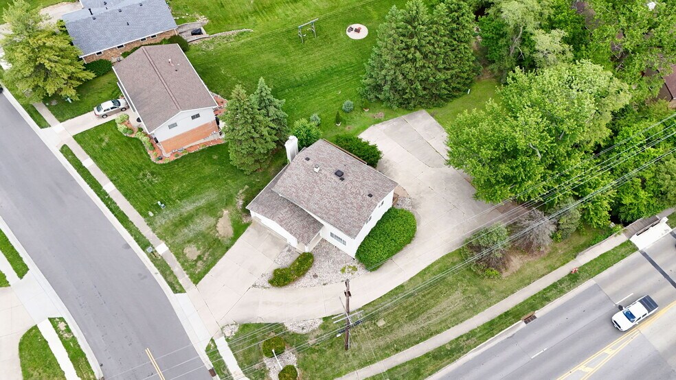More Photos Of 10 Fairway Dr, Springboro Office Residential For Sale