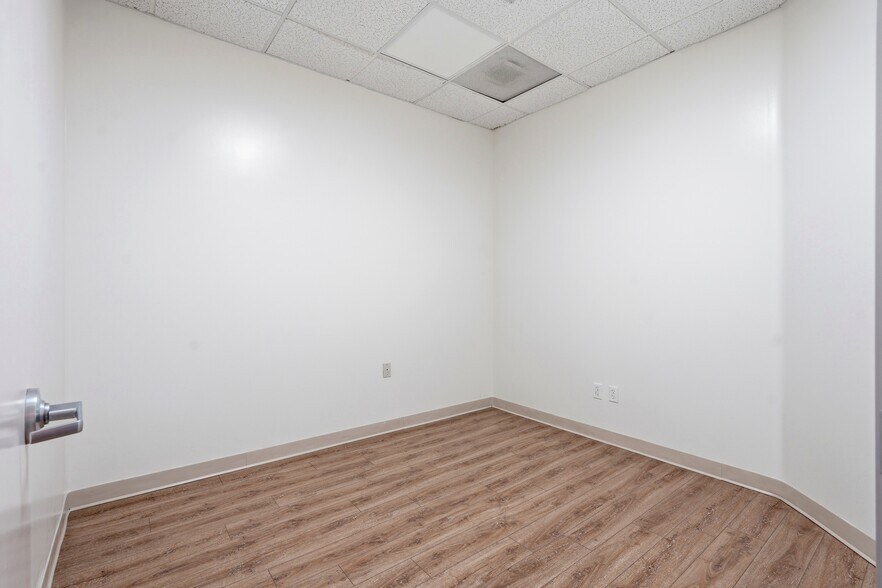 More Photos Of 1000 Newbury Rd, Thousand Oaks Medical For Sale