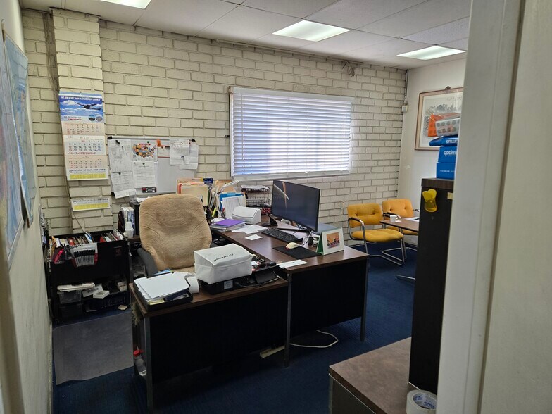 More Photos Of 1122 S Alvarado St, Los Angeles Warehouse For Lease