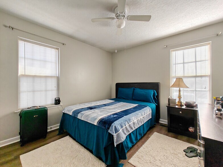 More Photos Of 2401 Viking Dr, Humboldt Apartments For Sale